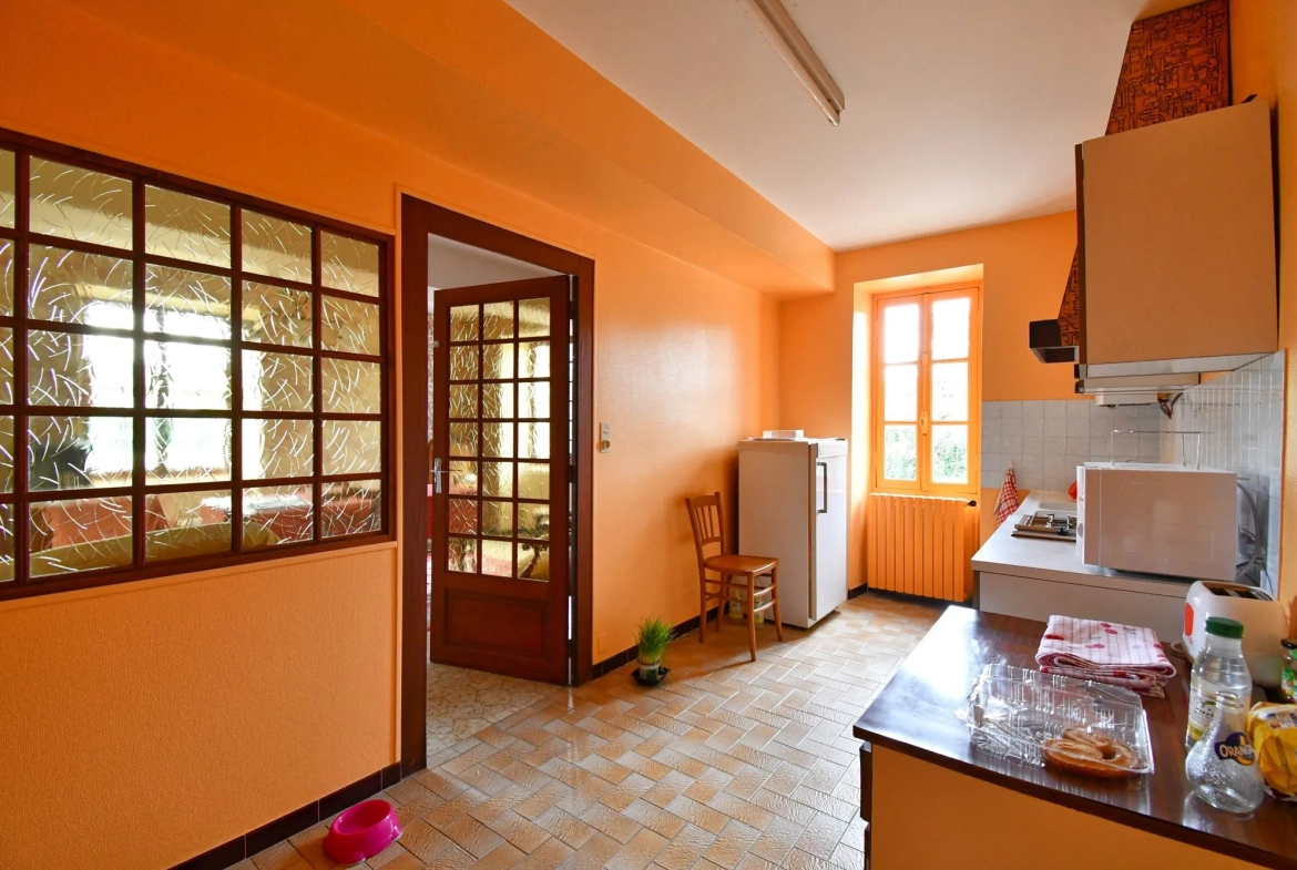 Maison de village à rénover à La Celle-en-Morvan - 3 chambres - 99 m² 