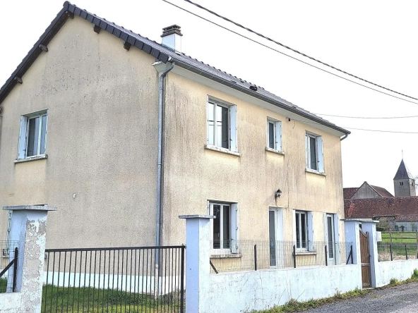 Maison lumineuse de 101 m² avec jardin et terrasse, à 2h de Paris