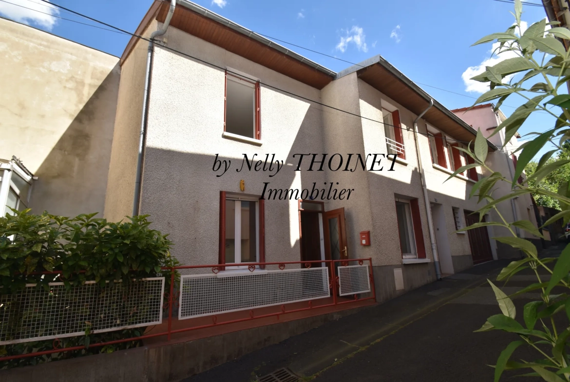 Maison de ville à Royat avec 3 chambres, garage et terrasse - secteur calme 
