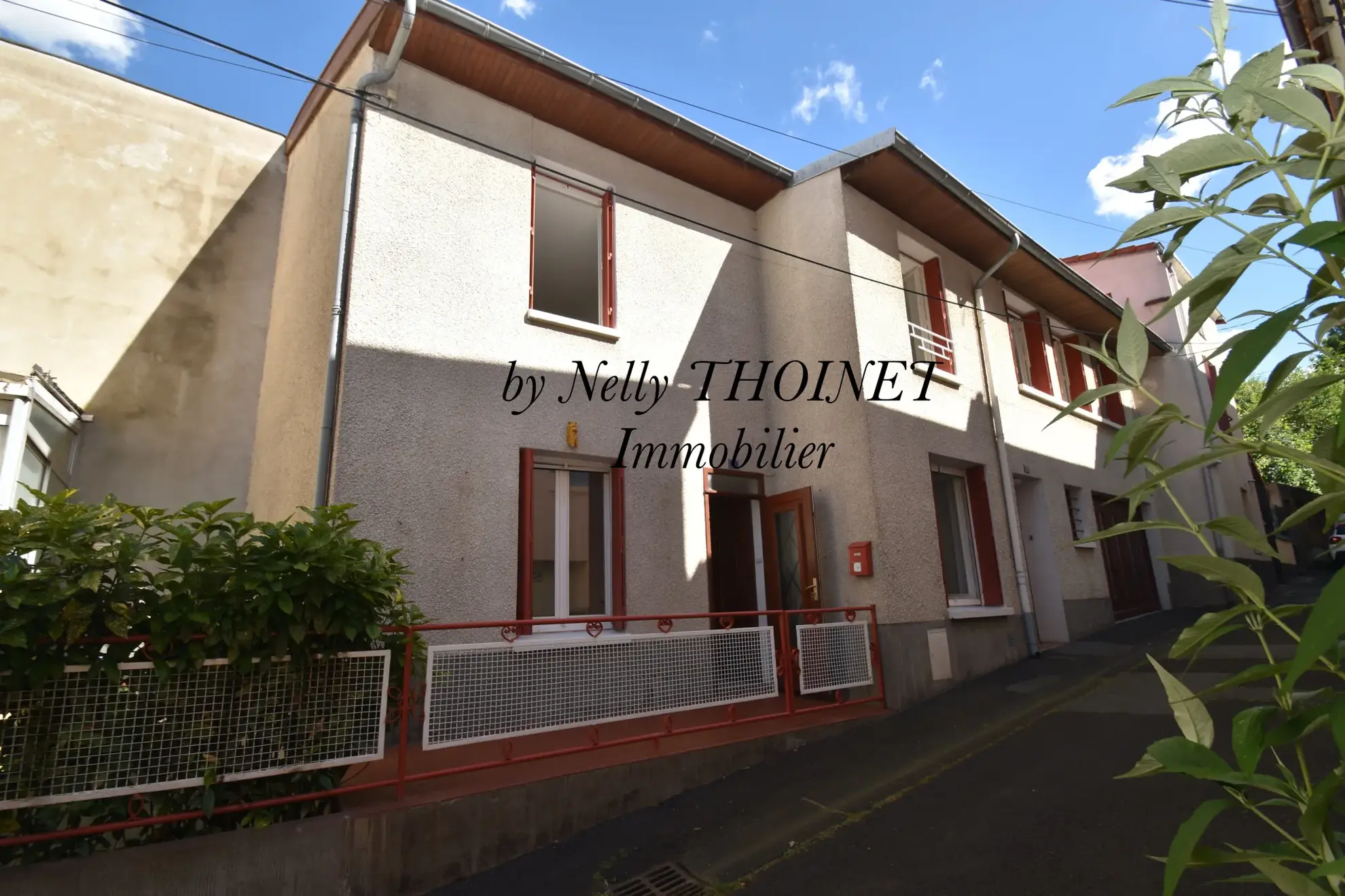 Maison de ville à Royat avec 3 chambres, garage et terrasse - secteur calme 