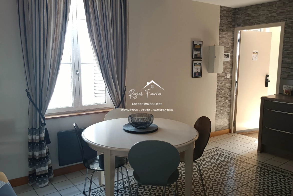 N° 80 : Cuisine A et E  Maison ancienne rénovée à Châtellerault avec 160 m², 2 chambres, proche commodités 