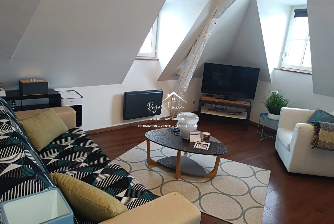 N° 75 suite Maison ancienne rénovée à Châtellerault avec 160 m², 2 chambres, proche commodités 