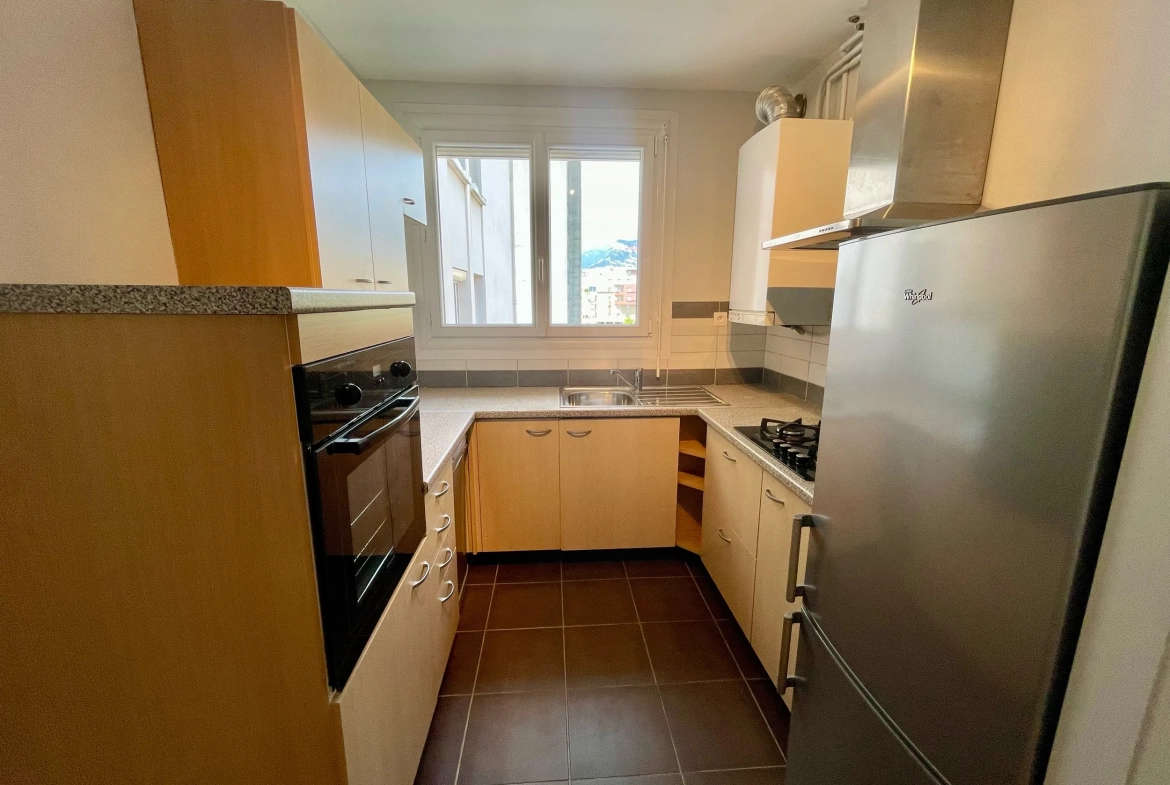 Garage fermé de 12 m² à Toulouse, secteur Amouroux-Roseraie 