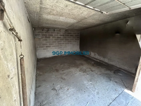 Garage fermé de 12 m² à Toulouse, secteur Amouroux-Roseraie