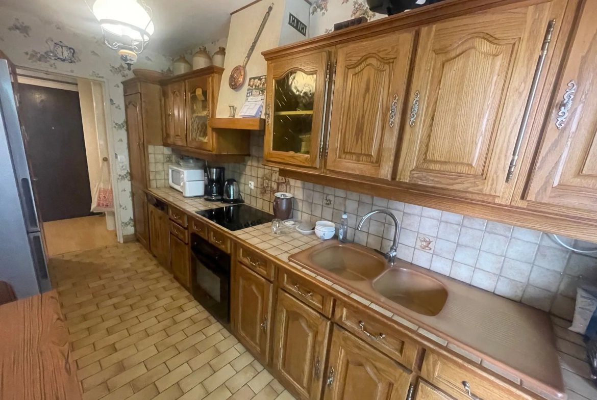Appartement T4 avec balcon, parking et cave à Évry, secteur Grand Bourg 