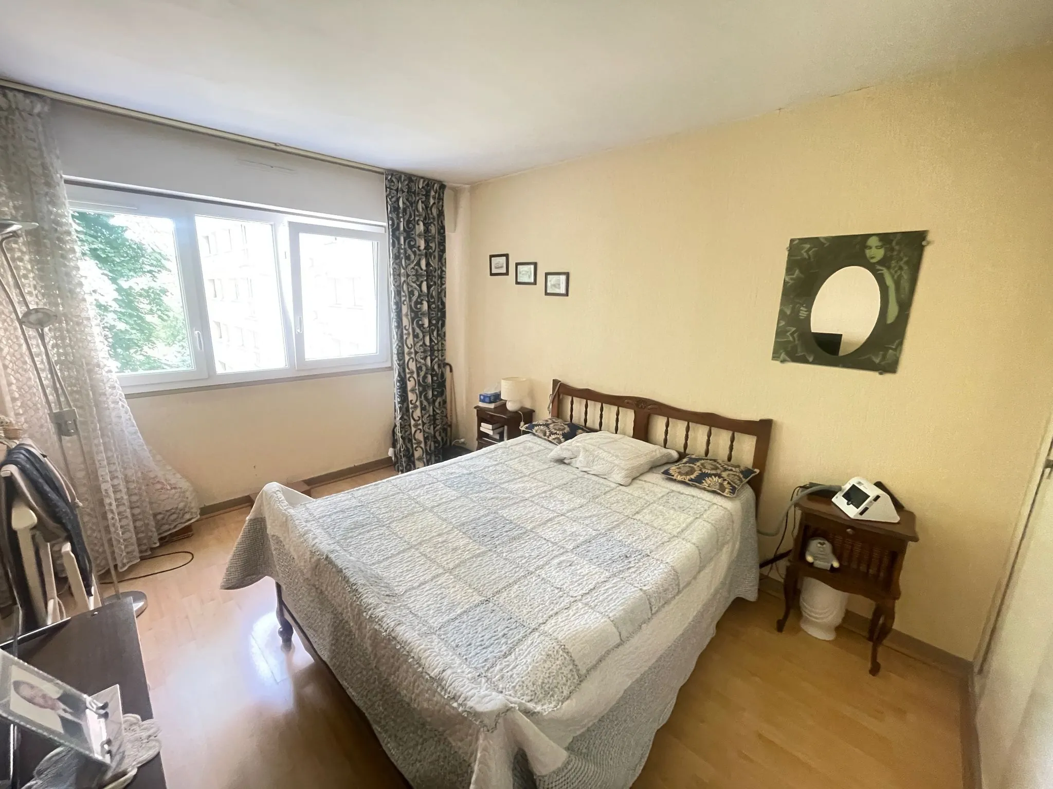 Appartement T4 avec balcon, parking et cave à Évry, secteur Grand Bourg 