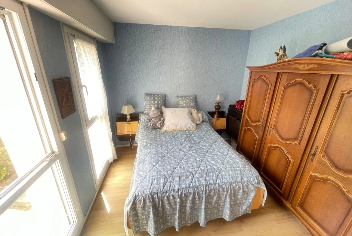 Appartement T4 avec balcon, parking et cave à Évry, secteur Grand Bourg 