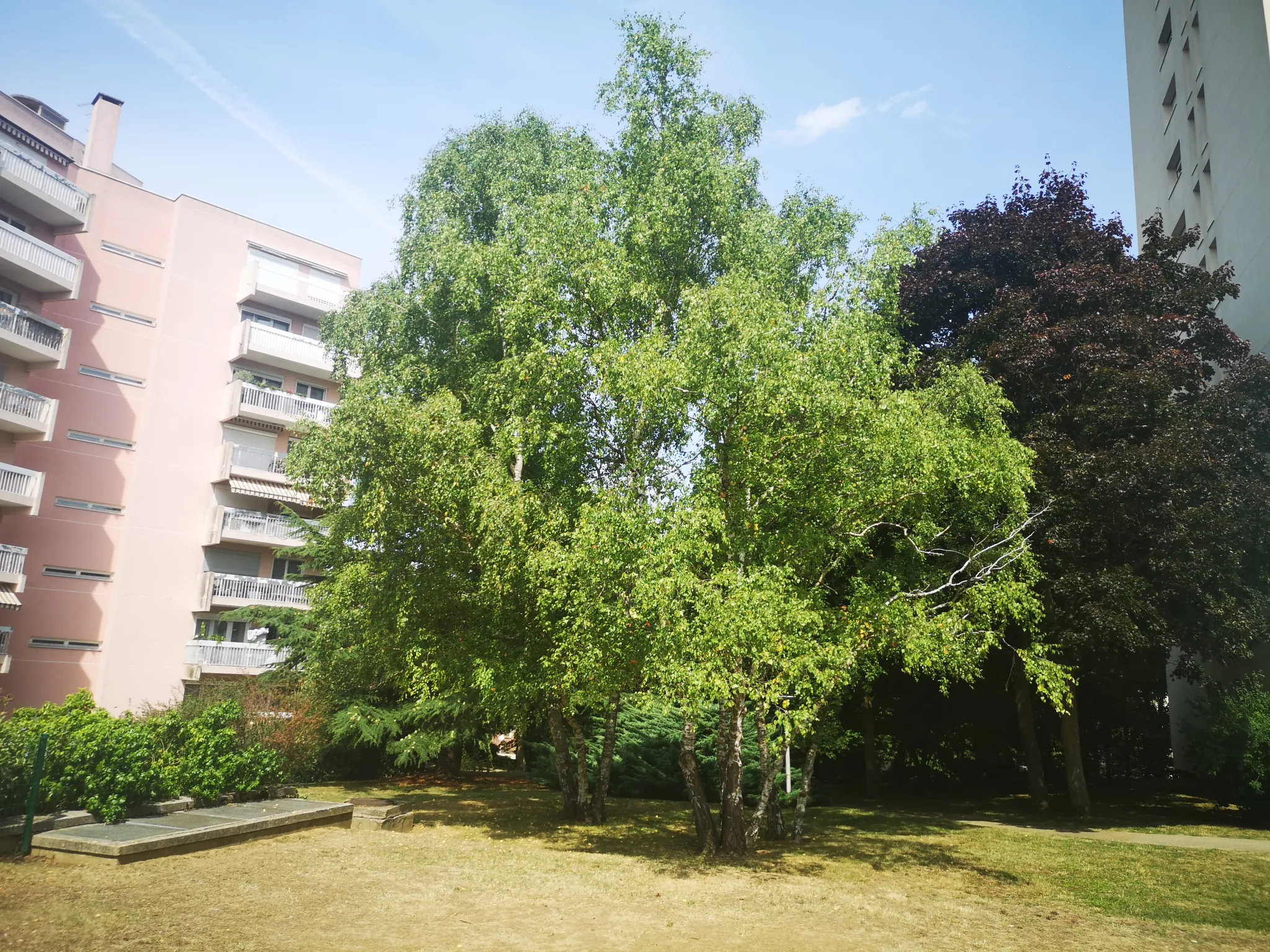 Appartement T4 avec balcon, parking et cave à Évry, secteur Grand Bourg 