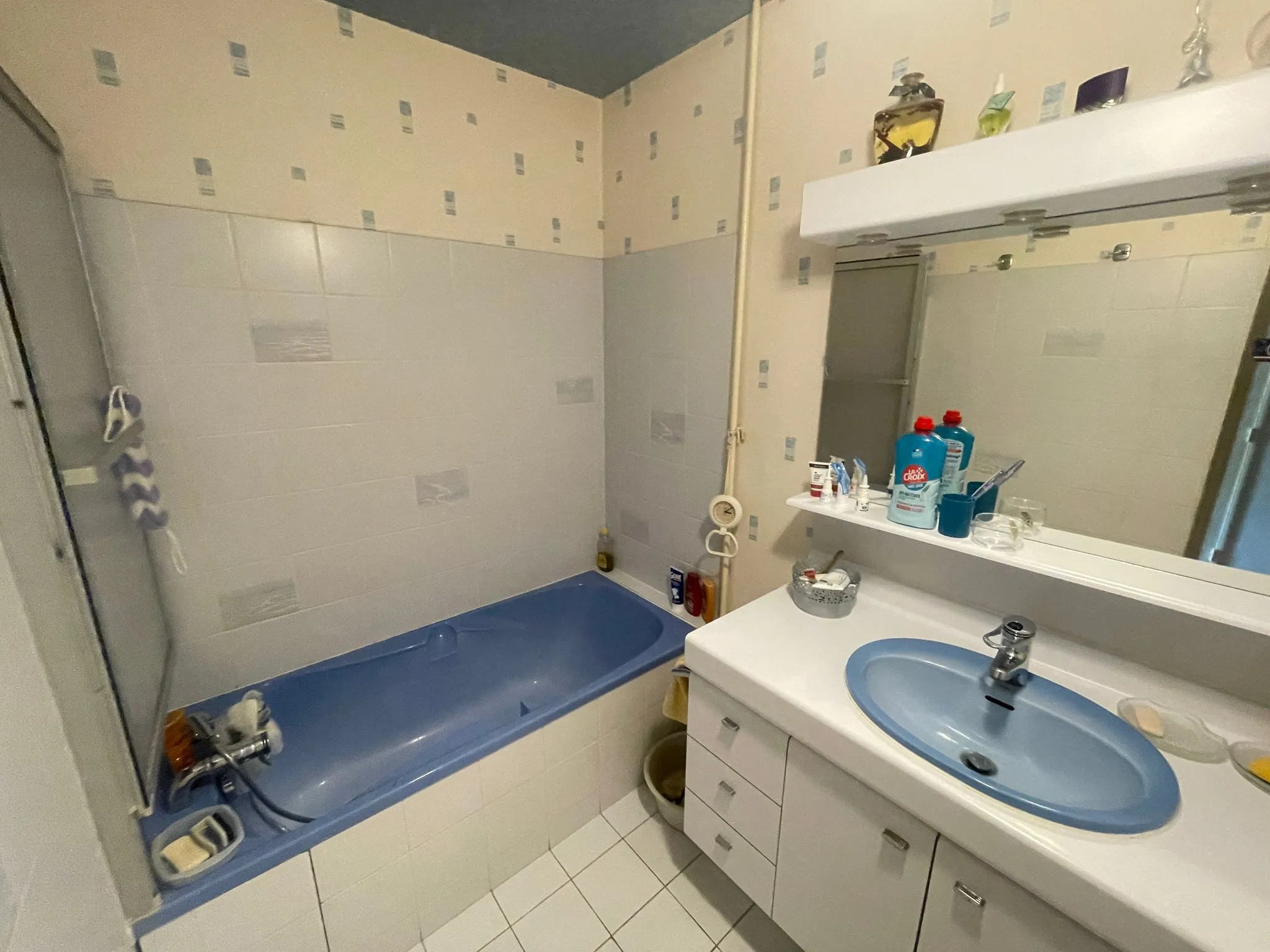 Appartement T4 avec balcon, parking et cave à Évry, secteur Grand Bourg 