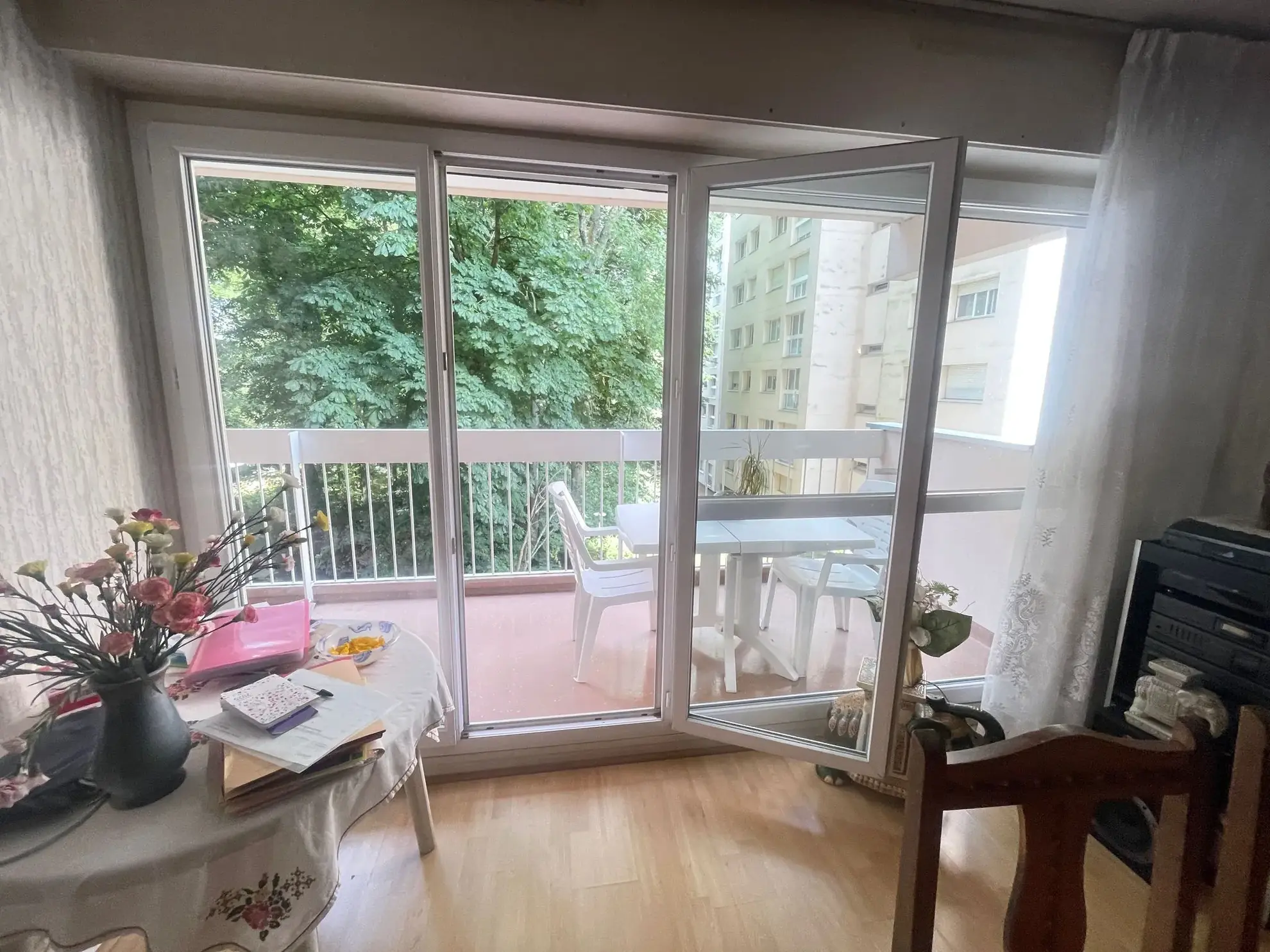 Appartement T4 avec balcon, parking et cave à Évry, secteur Grand Bourg 