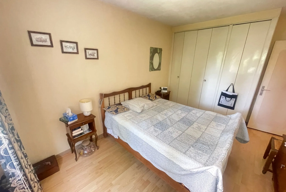Appartement T4 avec balcon, parking et cave à Évry, secteur Grand Bourg 