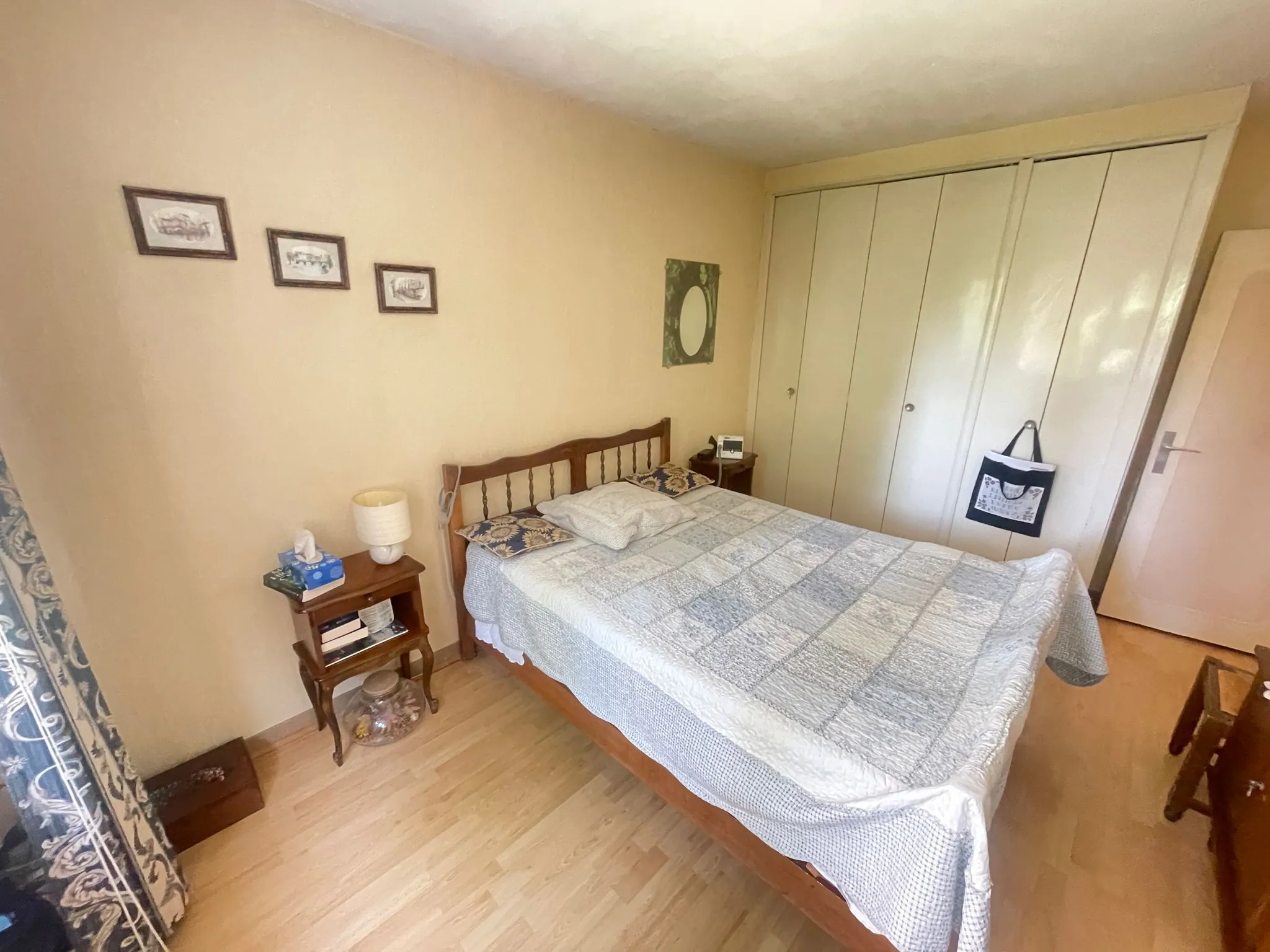 Appartement T4 avec balcon, parking et cave à Évry, secteur Grand Bourg 