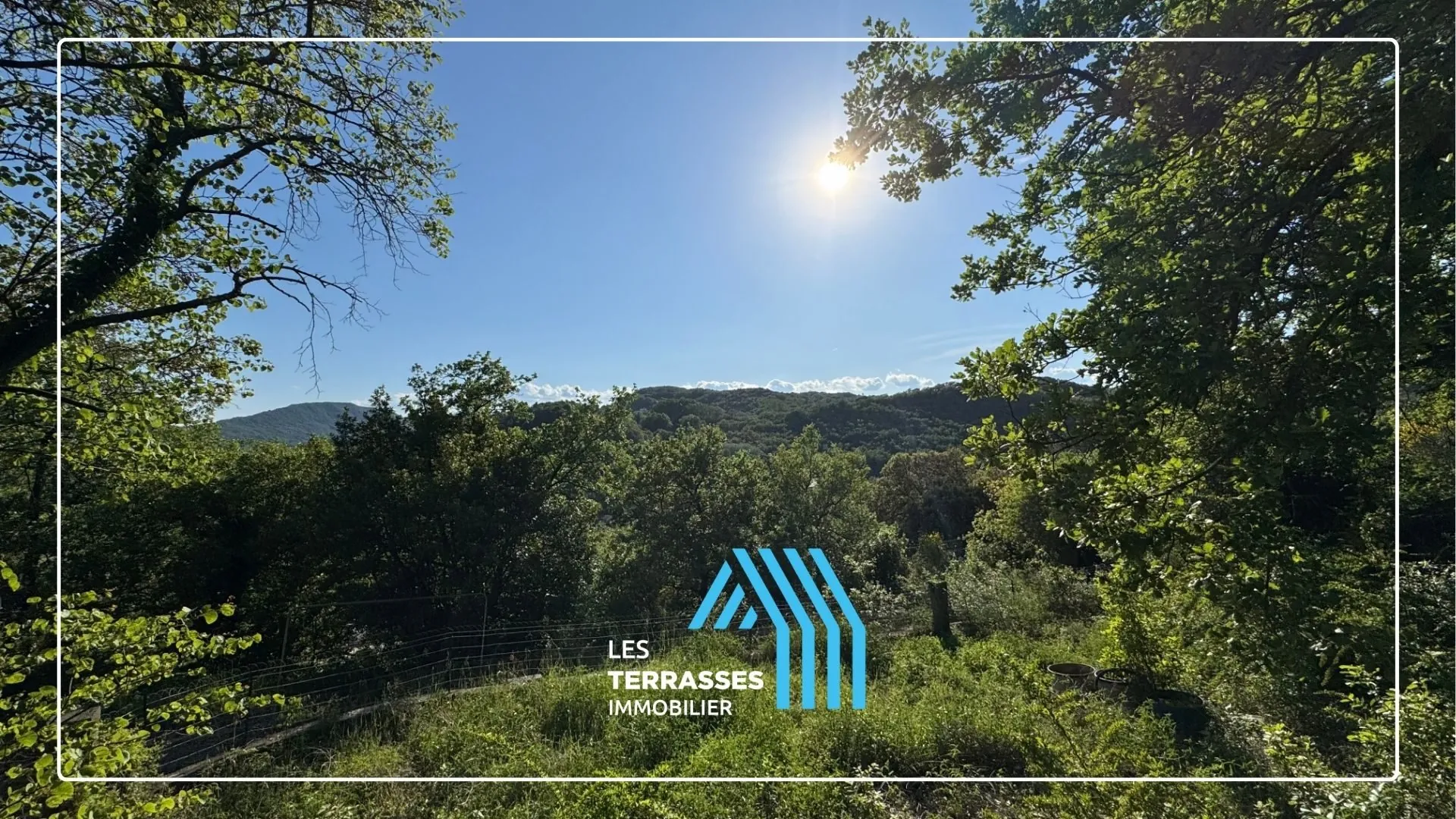 Terrain à bâtir de 500 m² avec vue sur la colline à Viviers 