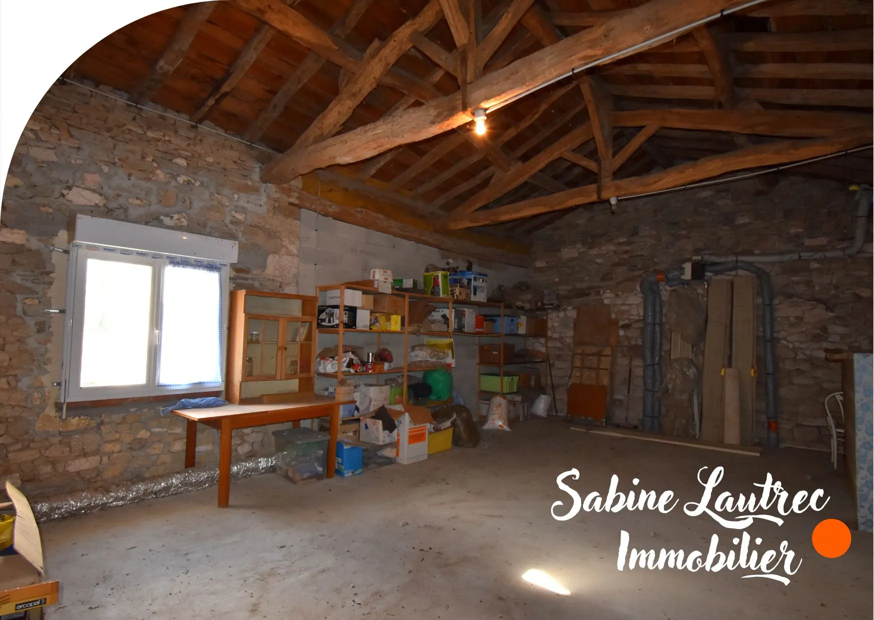 Maison rénovée en pierre à Lombers, proche Realm live, avec jardin et garage — authenticité et confort 
