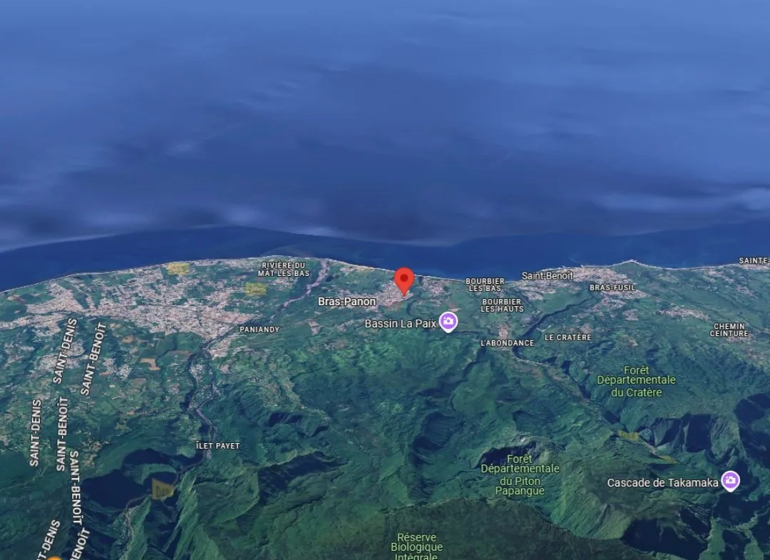 Terrain constructible de 435 m² à Bras-Panon, emplacement idéal et résidentiel 