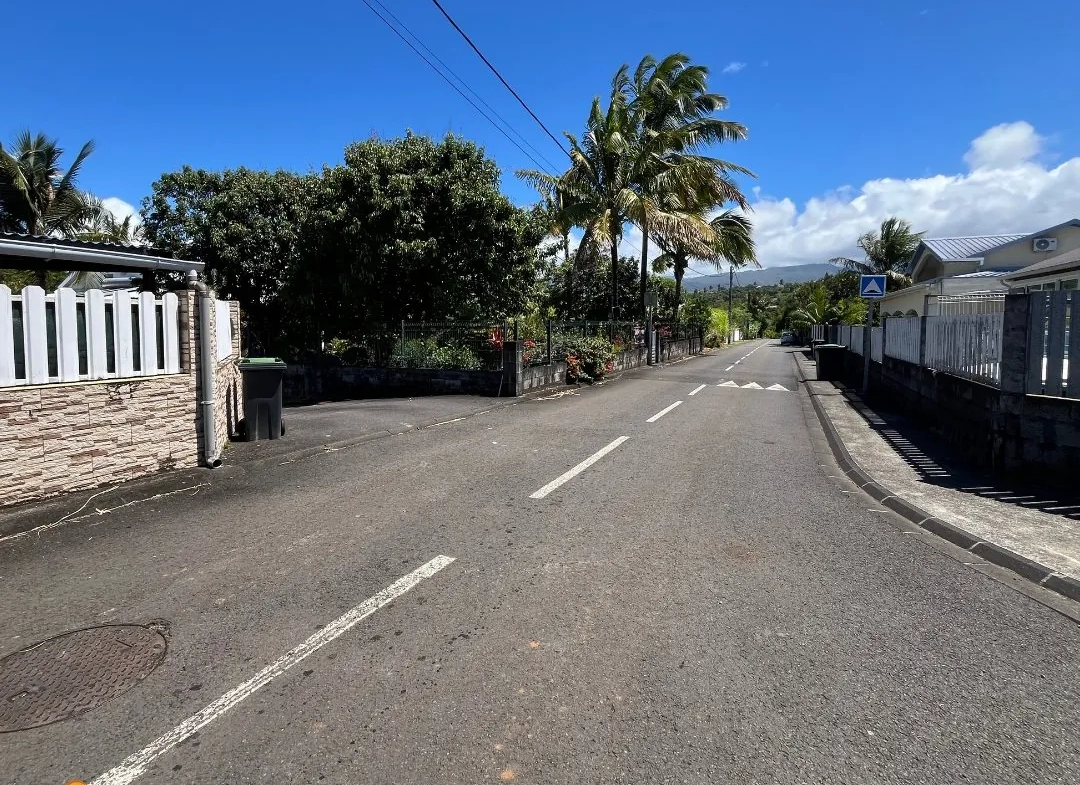 Terrain constructible de 435 m² à Bras-Panon, emplacement idéal et résidentiel 