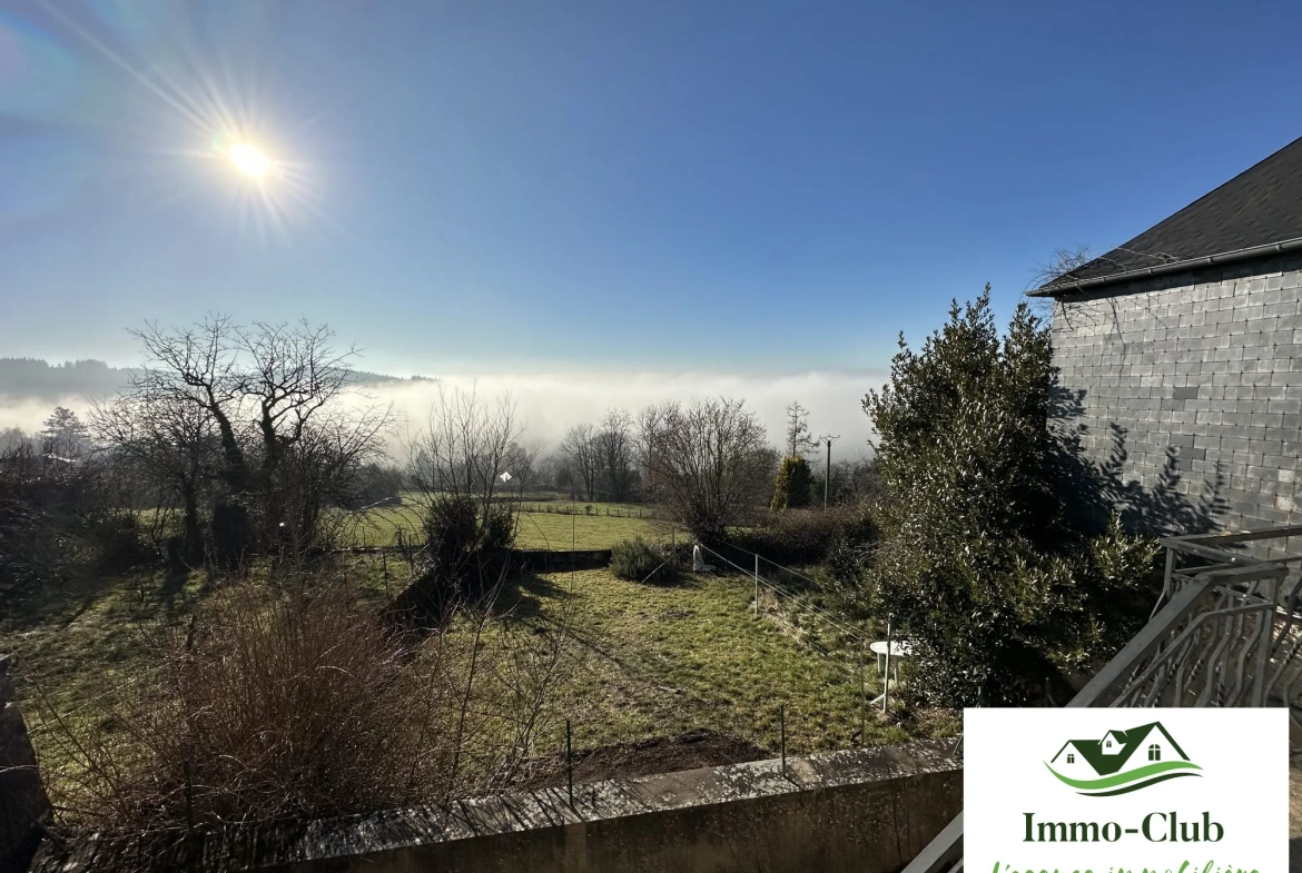 Maison de ville avec jardin et vue à Château-Chinon (58) 