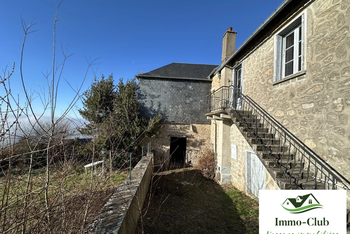 Maison de ville avec jardin et vue à Château-Chinon (58) 
