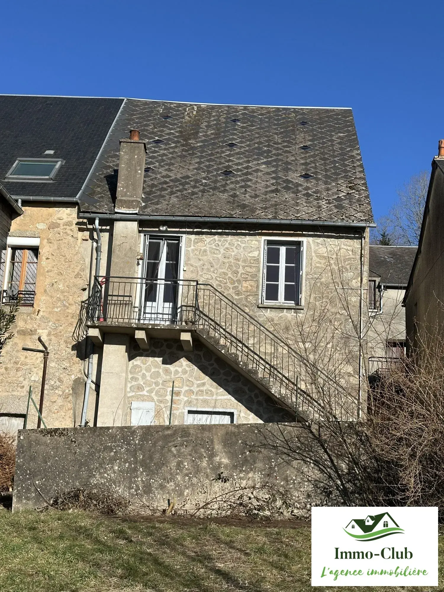 Maison de ville avec jardin et vue à Château-Chinon (58) 
