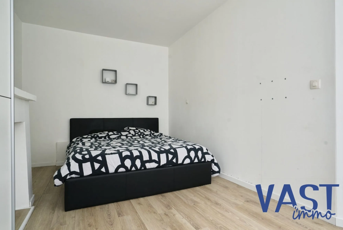 Maison 71 m² rénovée à Lille avec 3 chambres et espace bureau 