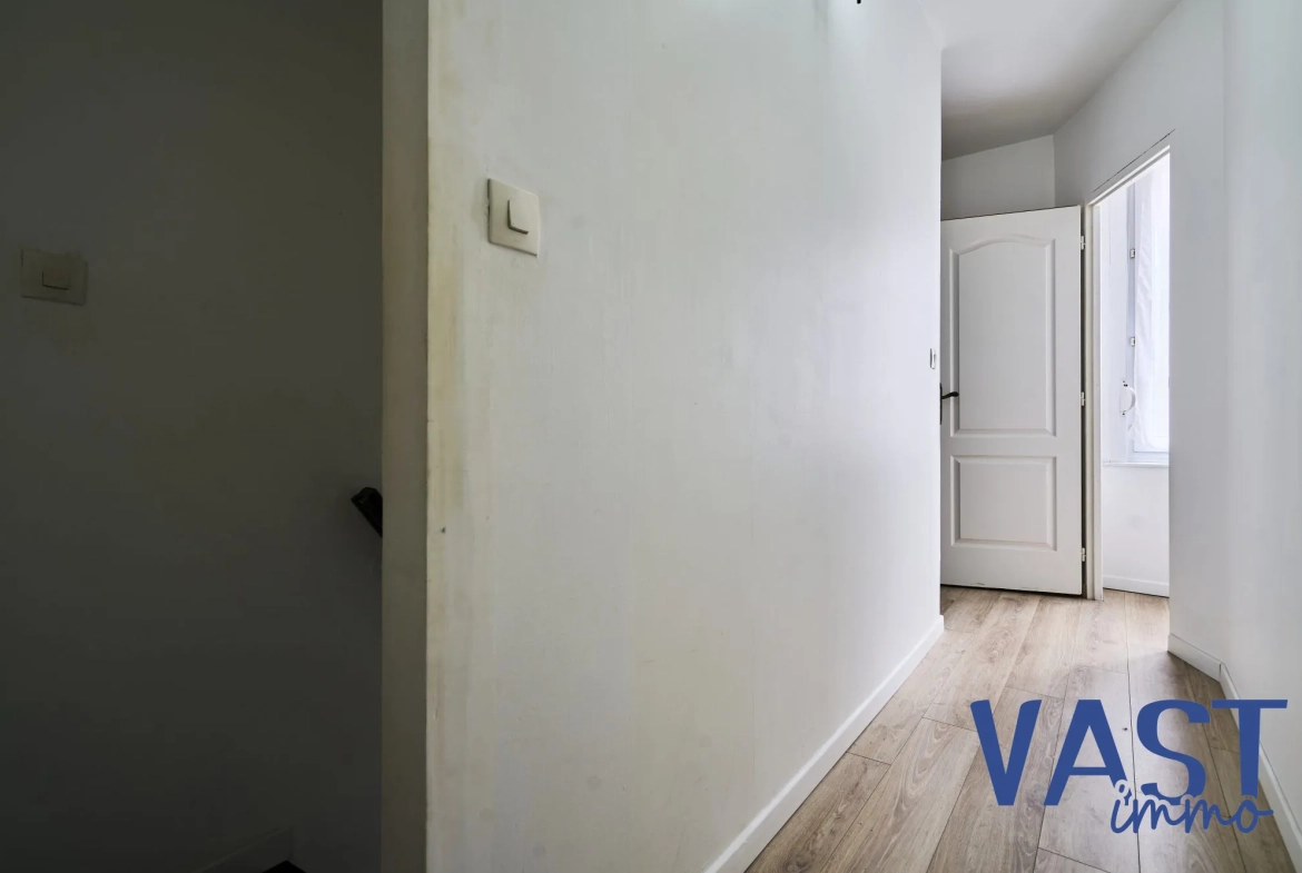 Maison 71 m² rénovée à Lille avec 3 chambres et espace bureau 