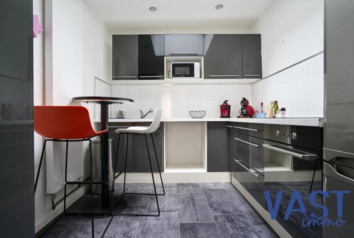 Maison 71 m² rénovée à Lille avec 3 chambres et espace bureau 