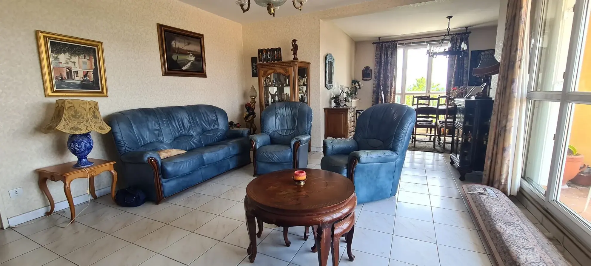 Grand appartement T4 avec terrasse et vue panoramique à Avignon 