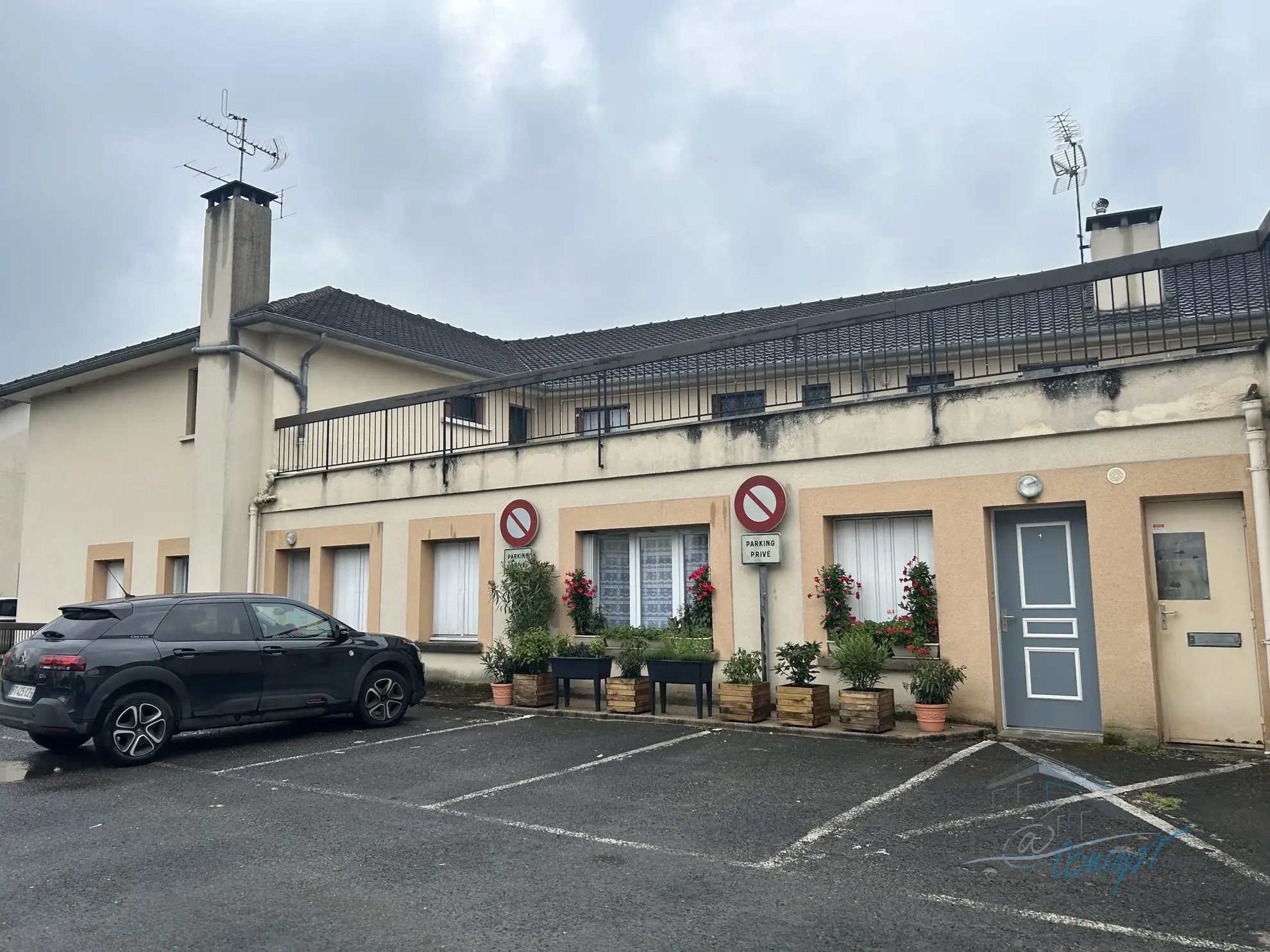 Appartement F2 dans le centre de Janville-sur-Juine avec cave, à vendre 