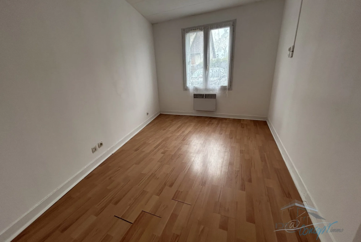 Appartement F2 dans le centre de Janville-sur-Juine avec cave, à vendre 