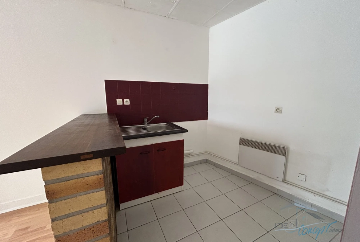 Appartement F2 dans le centre de Janville-sur-Juine avec cave, à vendre 