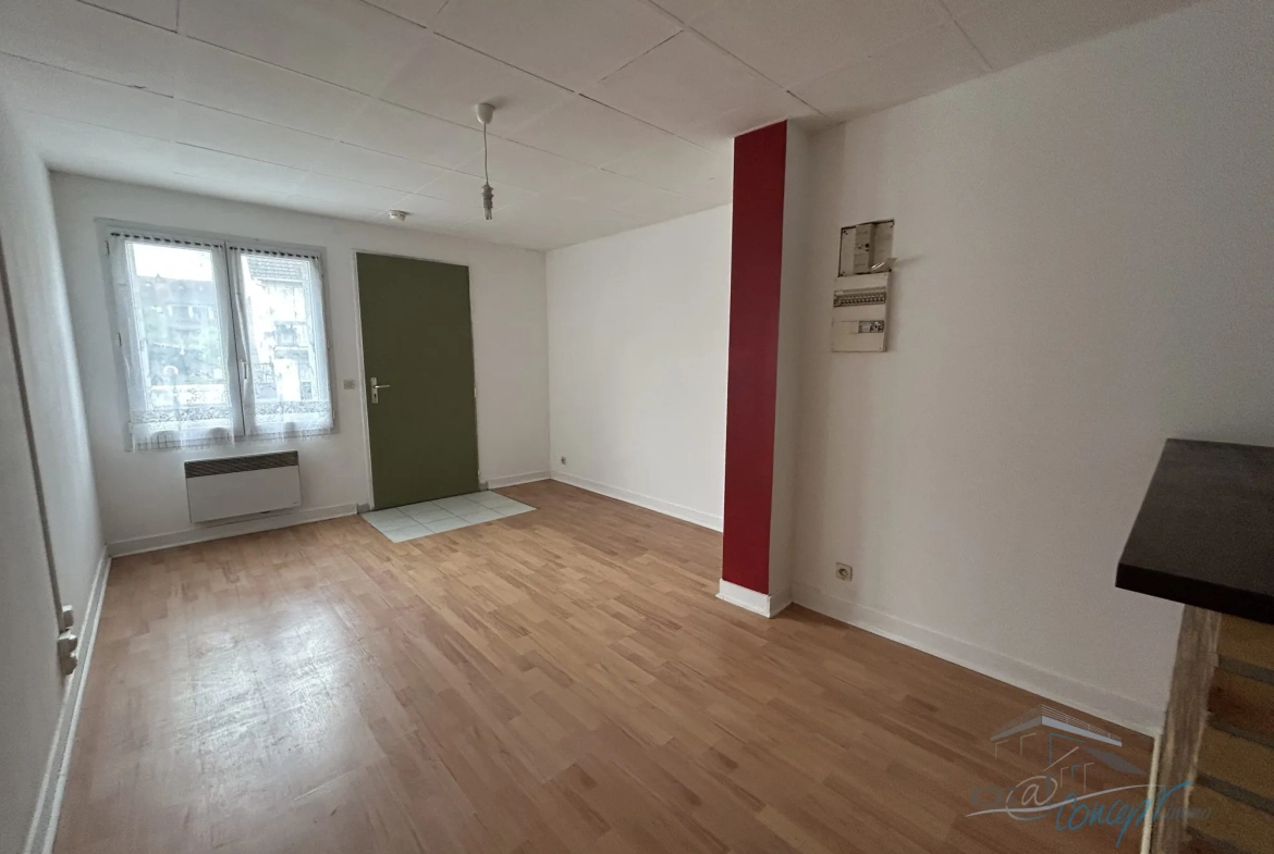 Appartement F2 dans le centre de Janville-sur-Juine avec cave, à vendre 