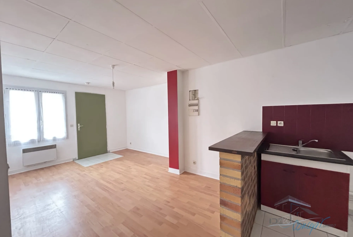Appartement F2 dans le centre de Janville-sur-Juine avec cave, à vendre 