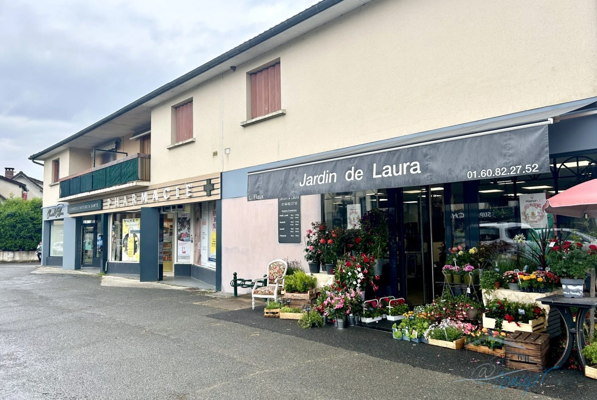 Appartement F2 dans le centre de Janville-sur-Juine avec cave, à vendre 