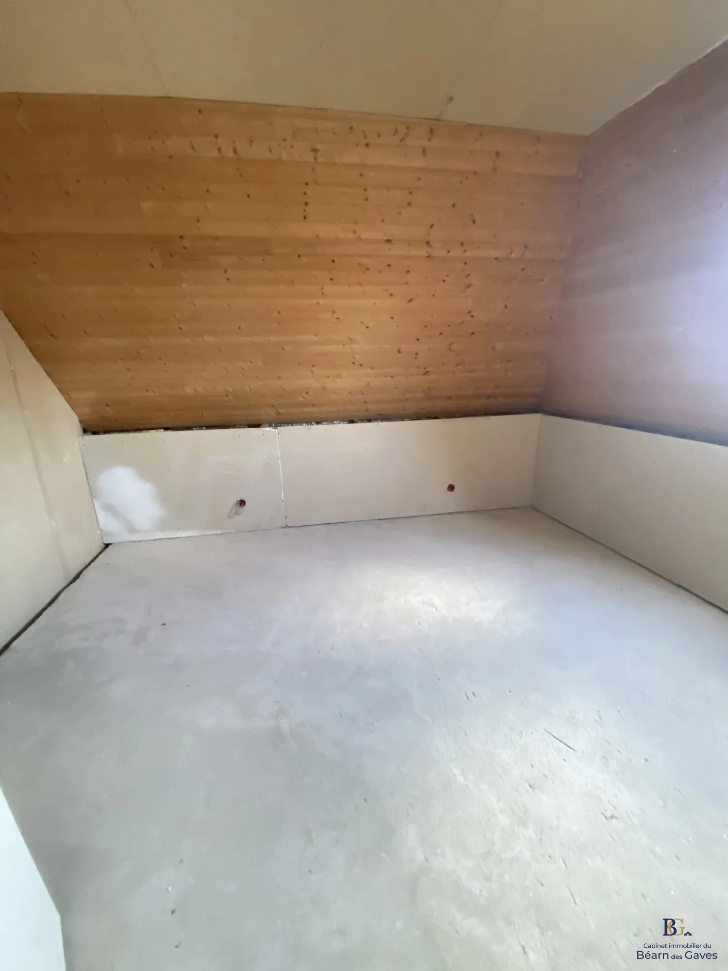 Plateau à aménager de 100 m² entre Saliès de Béarn et Orthez 
