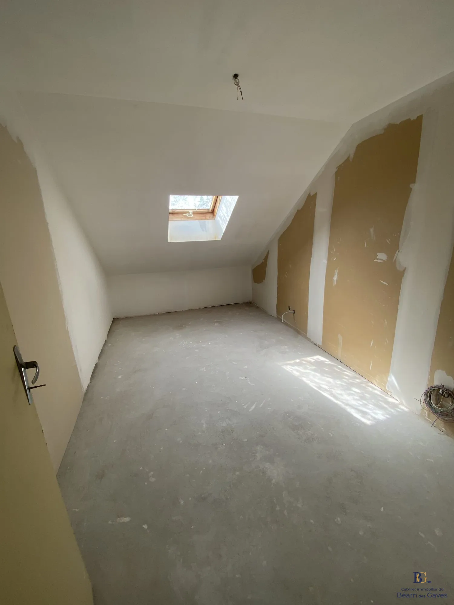 Plateau à aménager de 100 m² entre Saliès de Béarn et Orthez 