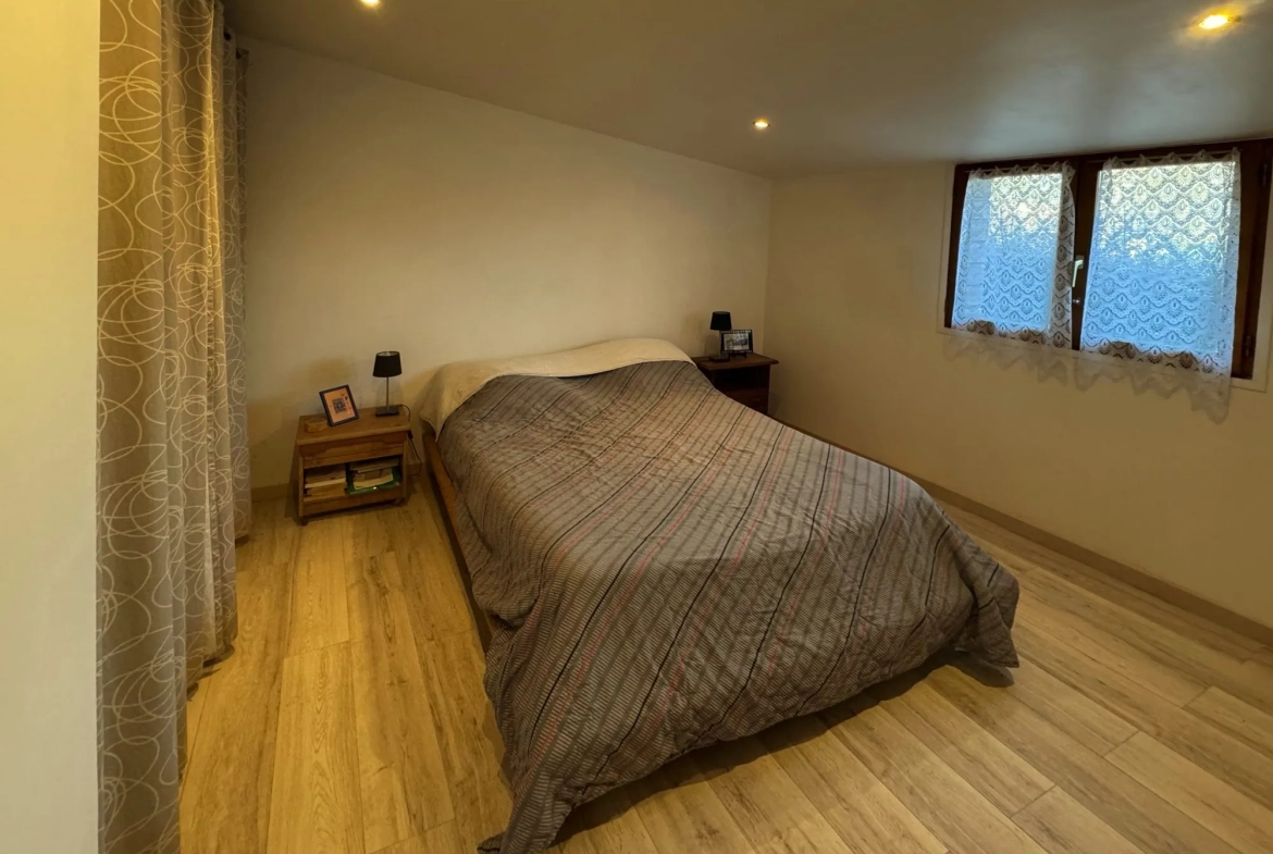 A vendre chalet de 75m² à Boissy-le-Repos dans un parc résidentiel paisible 