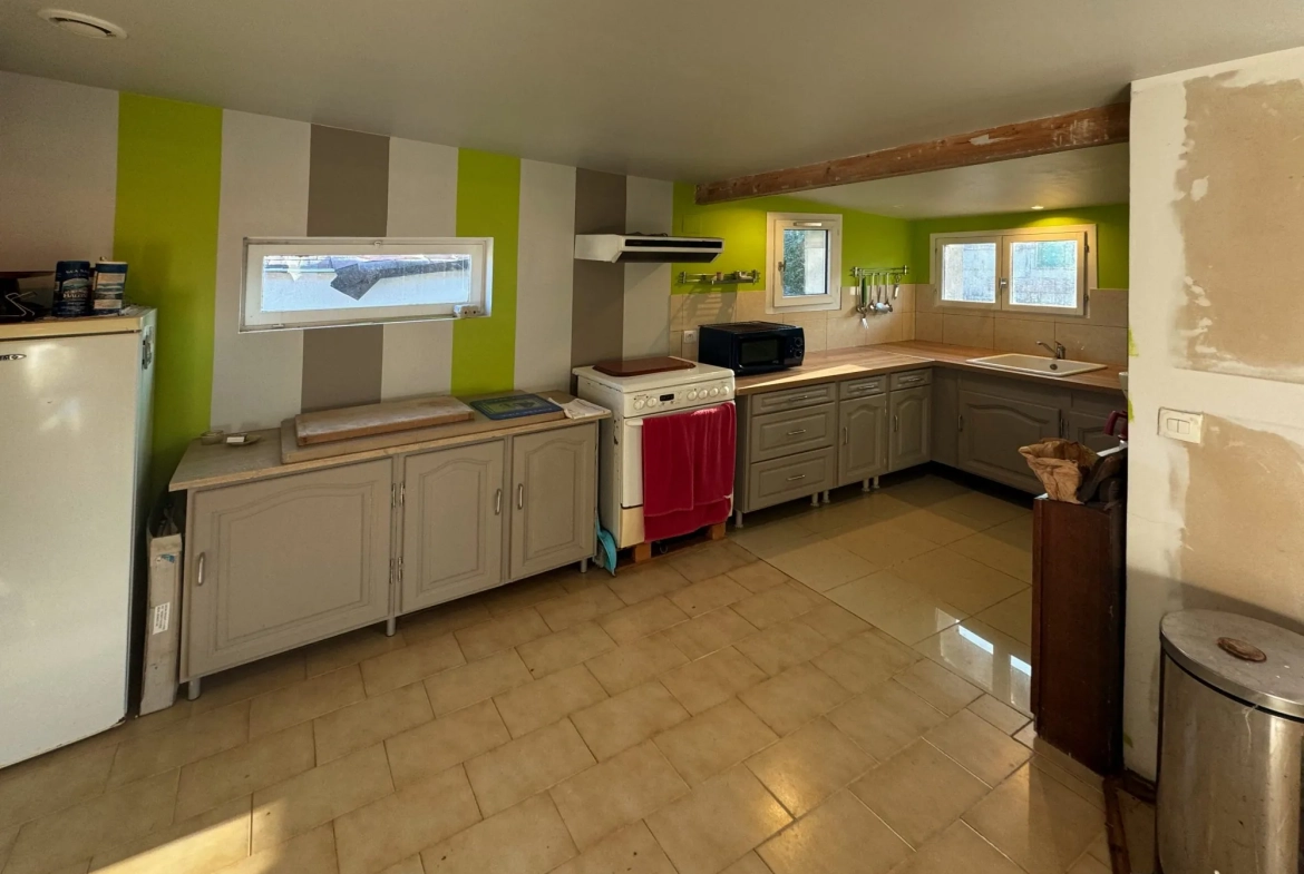 A vendre chalet de 75m² à Boissy-le-Repos dans un parc résidentiel paisible 