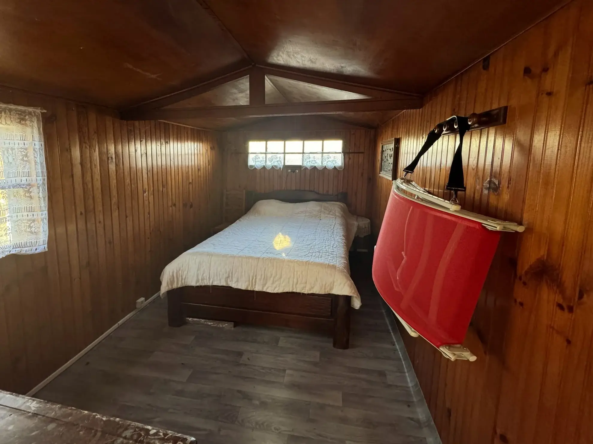 A vendre chalet de 75m² à Boissy-le-Repos dans un parc résidentiel paisible 