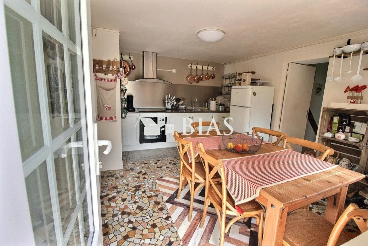 Magnifique maison à vendre à Bernay en Normandie avec jardin et 3 chambres 