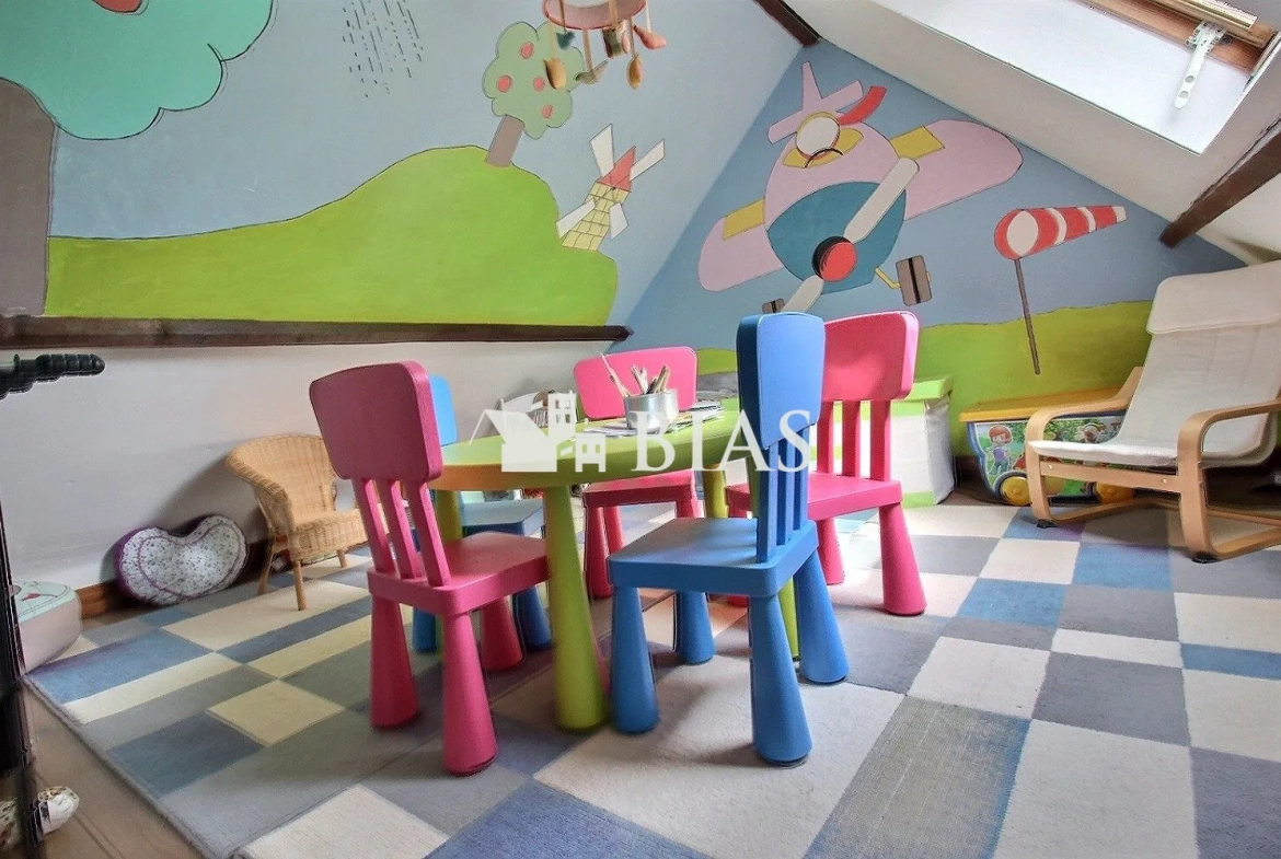 Magnifique maison à vendre à Bernay en Normandie avec jardin et 3 chambres 
