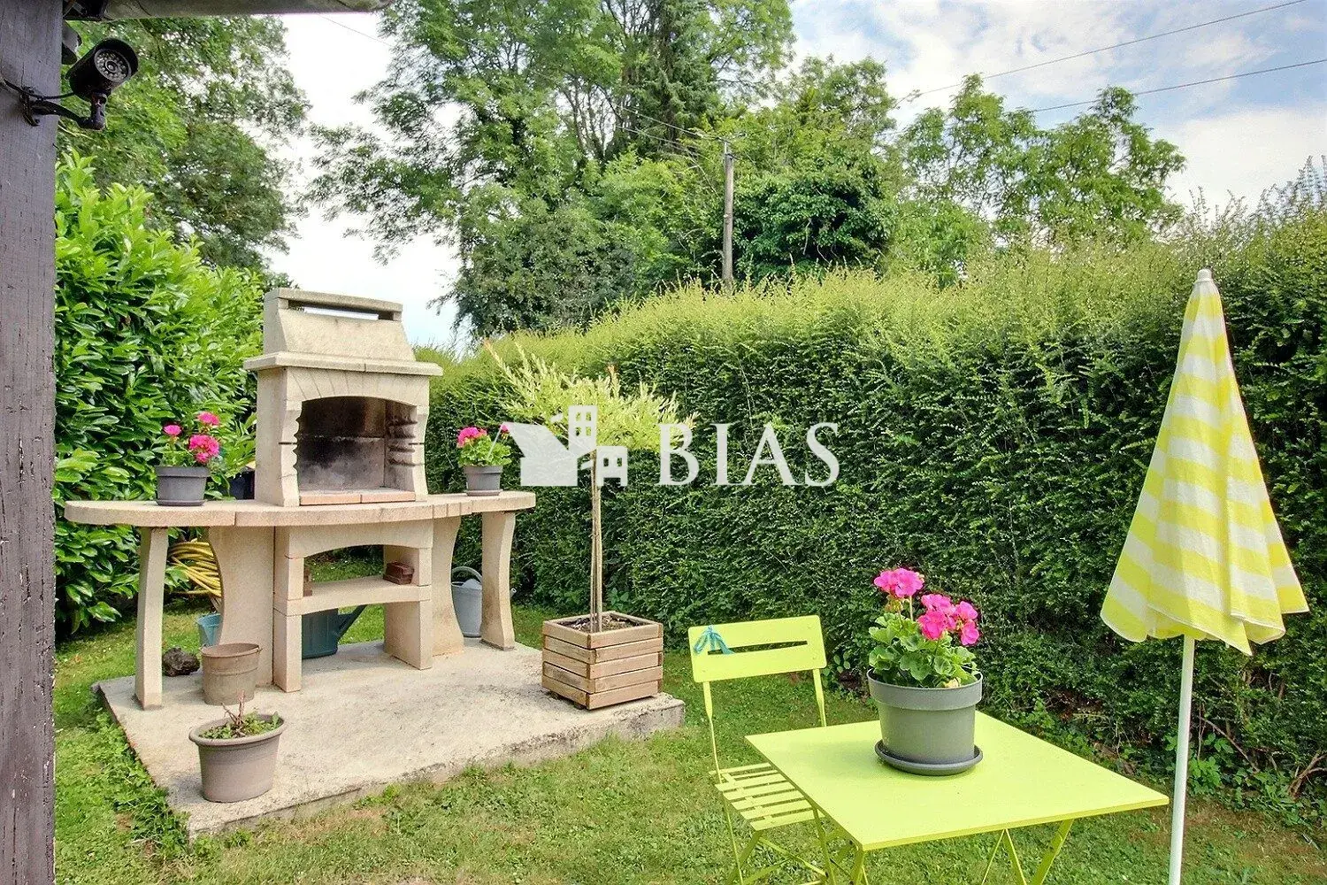 Magnifique maison à vendre à Bernay en Normandie avec jardin et 3 chambres 
