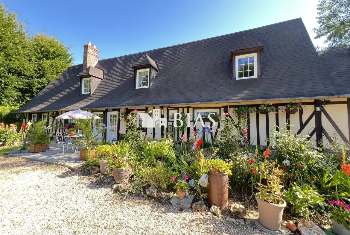 Magnifique maison à vendre à Bernay en Normandie avec jardin et 3 chambres 