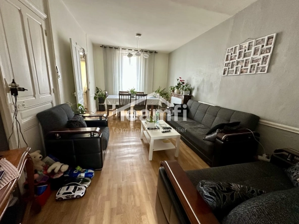 Belle maison à rénover avec jardin de 1600 m² à La Monnerie-le-Montel
