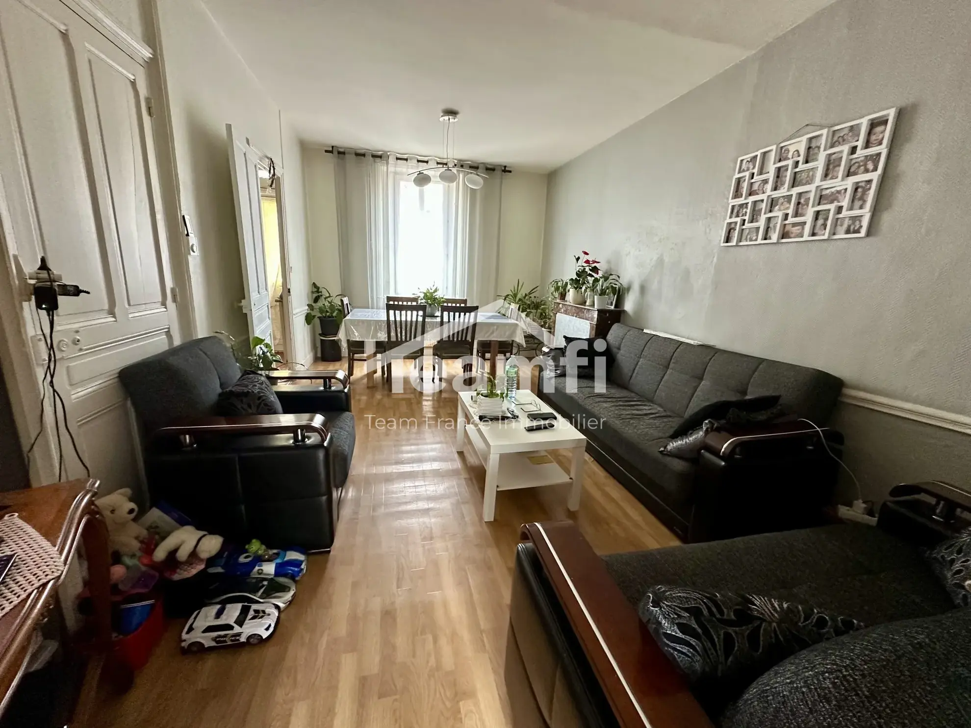 Belle maison à rénover avec jardin de 1600 m² à La Monnerie-le-Montel 