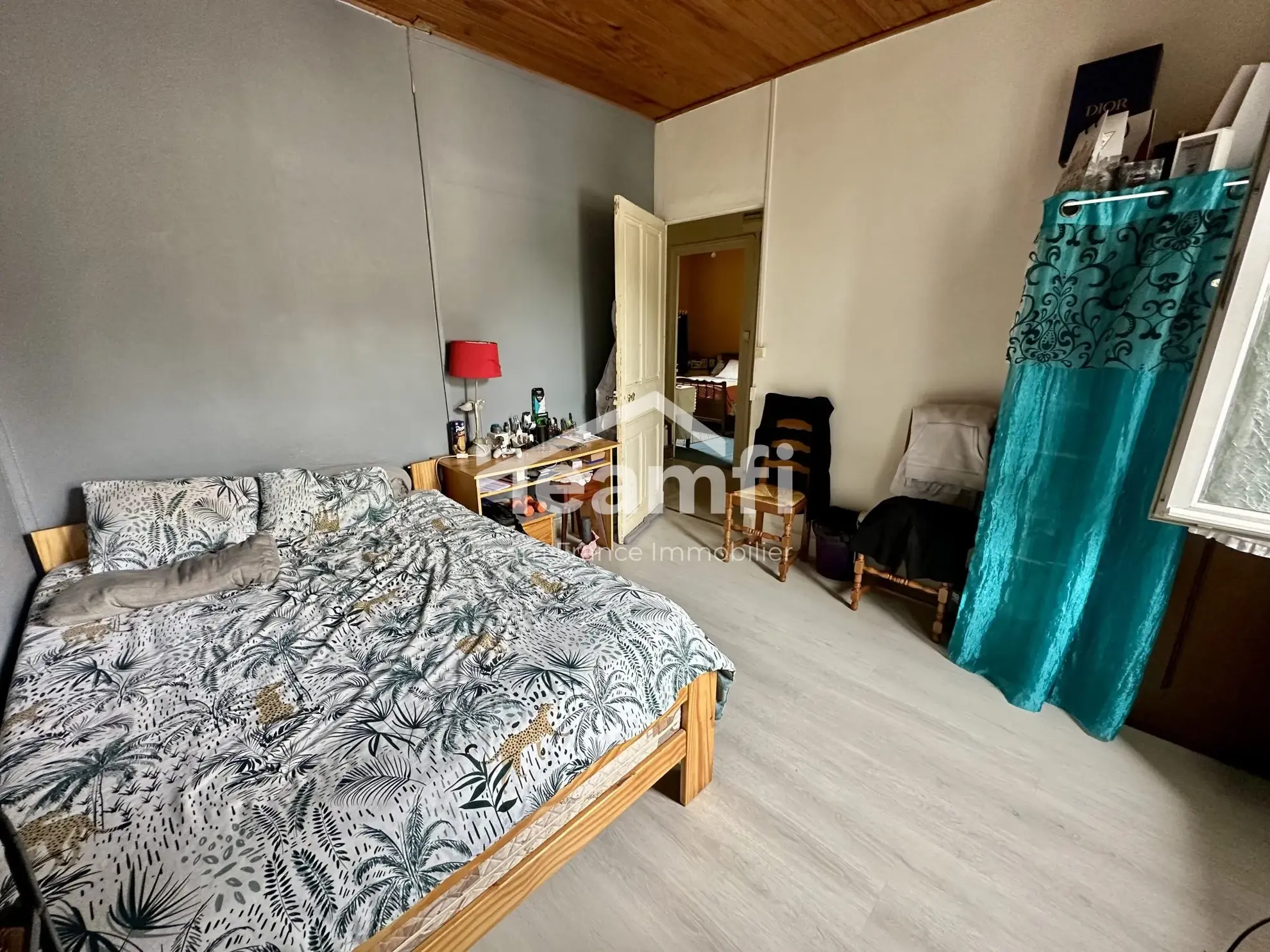 Belle maison à rénover avec jardin de 1600 m² à La Monnerie-le-Montel 