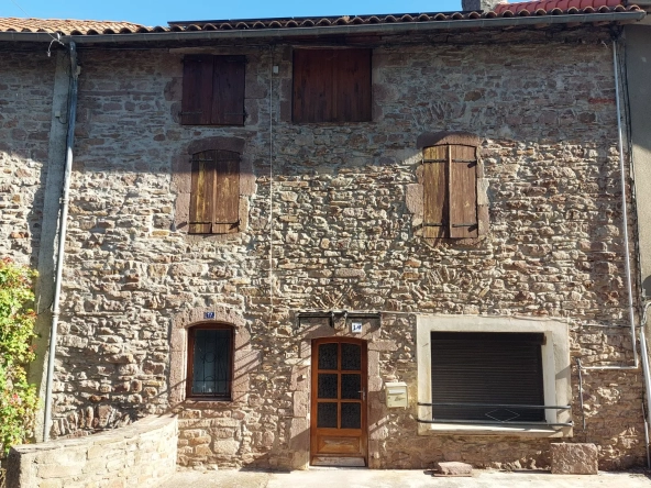Belle maison en pierres avec potentiel de rénovation à Camares (12360)