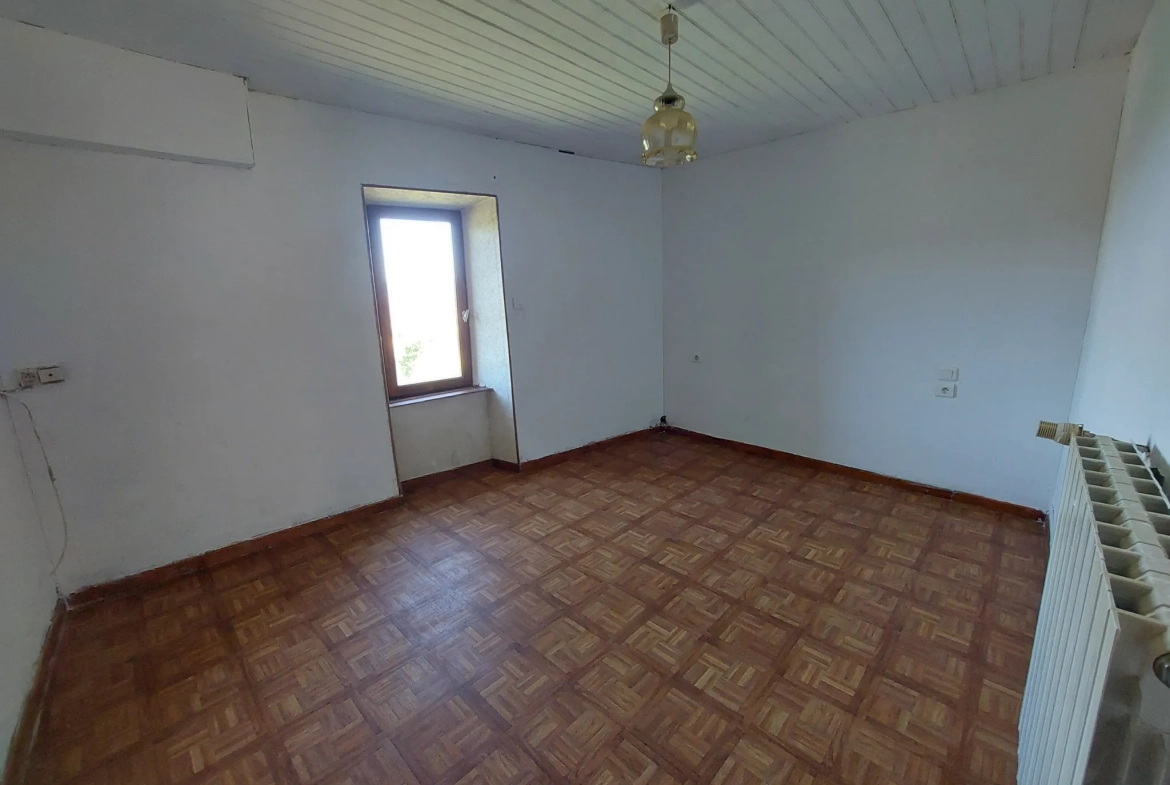 Belle maison en pierres avec potentiel de rénovation à Camares (12360) 