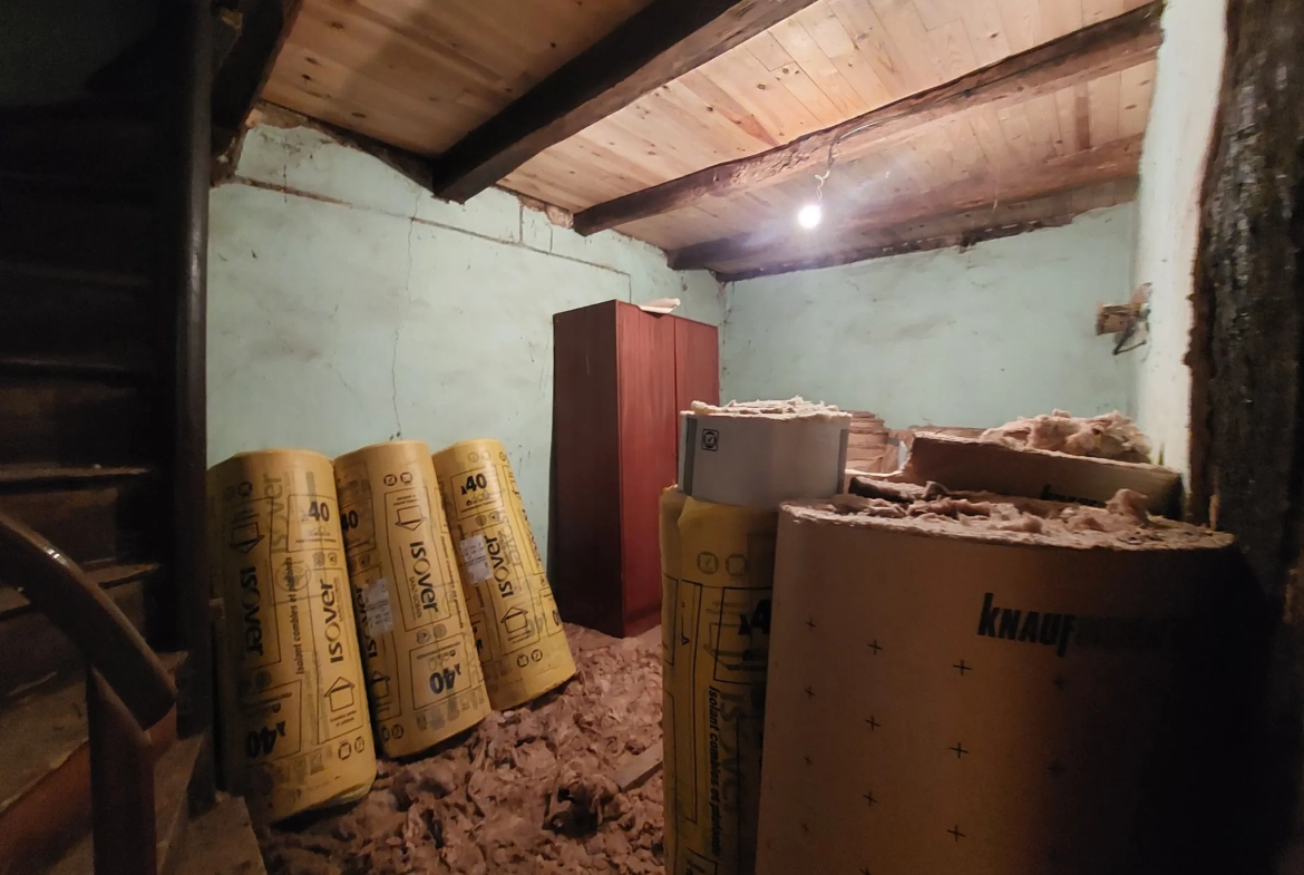 Belle maison en pierres avec potentiel de rénovation à Camares (12360) 