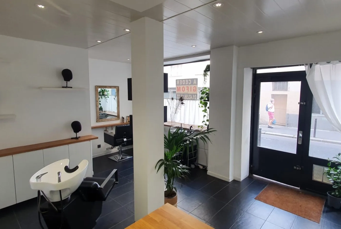 Vente fonds de salon de coiffure et soins du corps à Paris 11ème 