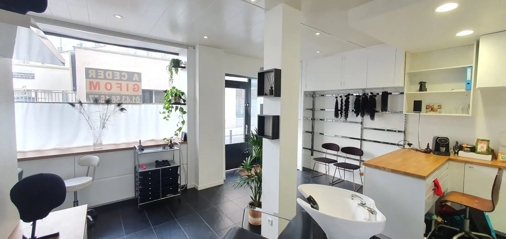 Vente fonds de salon de coiffure et soins du corps à Paris 11ème 